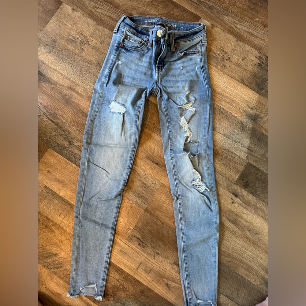 AE Stylish Distressed Jeggings